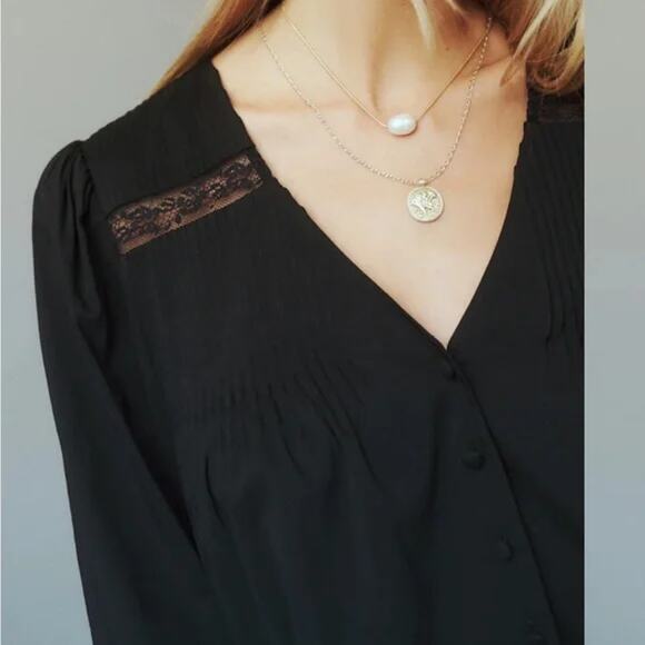 Reformation Top Womens Large NWT Livvy in Black Peasant Lace Detail V-Neck Puff - Picture 2 of 12